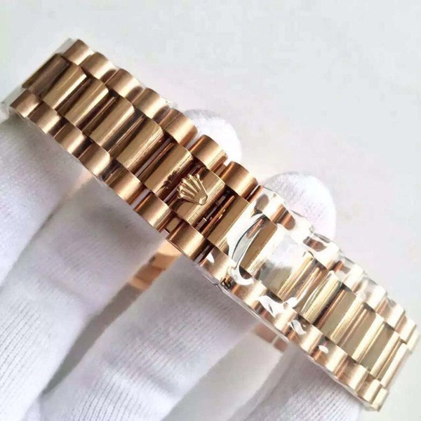 Đồng Hồ Đẹp Uy Tín ở tại HCM | Showroom đồng hồ chính hãng‎