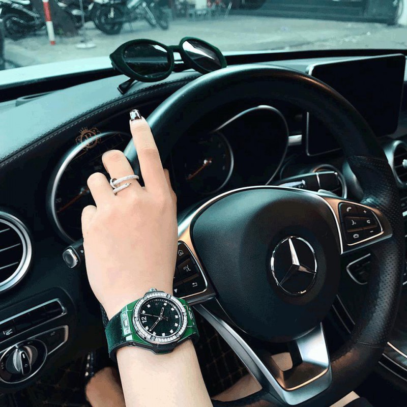 Đồng Hồ Đẹp Uy Tín ở tại HCM | Showroom đồng hồ chính hãng‎