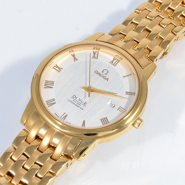 Đồng Hồ Đẹp Uy Tín ở tại HCM | Showroom đồng hồ chính hãng‎