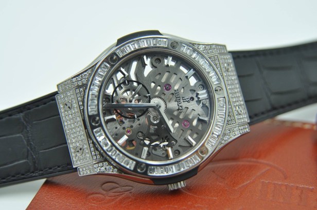 Đồng Hồ Đẹp Uy Tín ở tại HCM | Showroom đồng hồ chính hãng‎