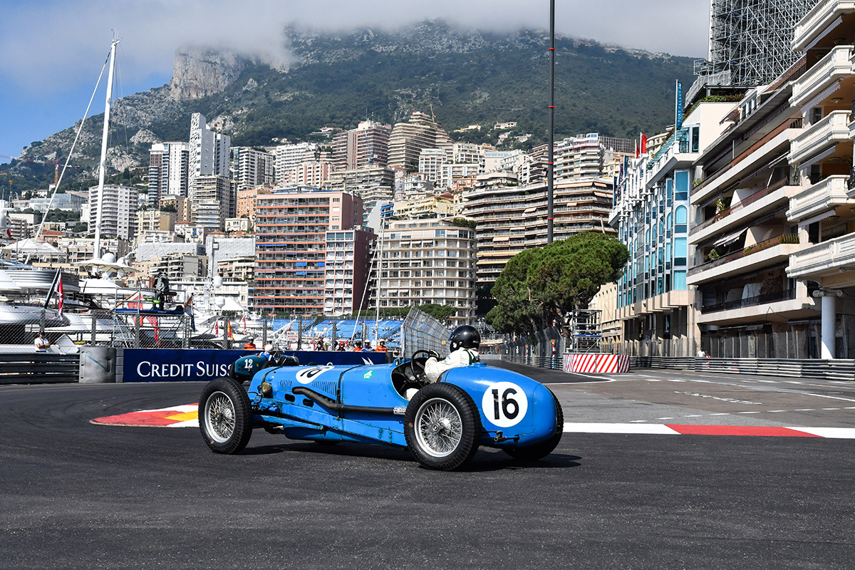 Đồng Hồ Đẹp Uy Tín ở tại HCM | Showroom đồng hồ chính hãng‎